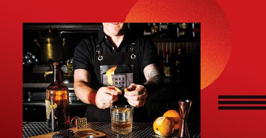 Whether you’re a beginner or aspiring mixologist, the hands-on and fun-filled Mixology Masterclass will expand your skills. 