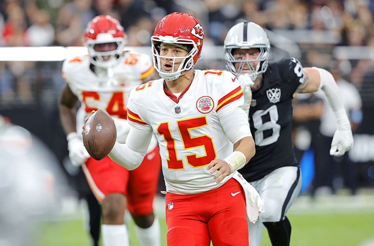 Game day: Raiders will have their hands full at Chiefs