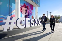 Desde un hotel local “impulsado por IA” hasta servicios de traducción mejorados, la tecnología era ineludible en el recinto del Centro de Convenciones de Las Vegas durante la feria comercial del año pasado, la mayor de su tipo en el mundo.

