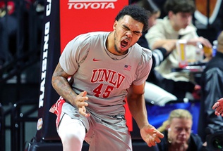 UNLV Rebels Defeat Utah State Aggies 65-62