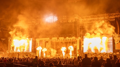 A stadium-size show but the same humble Post Malone