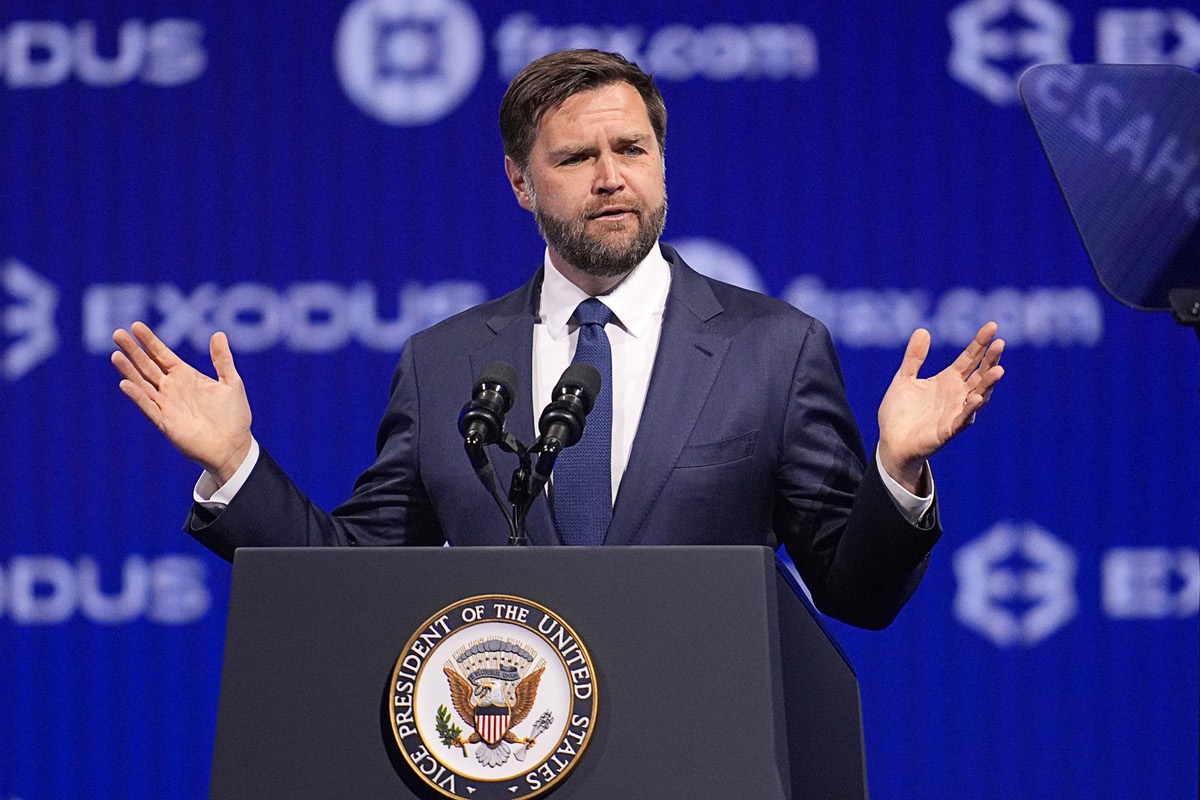 GOP coalescing behind Vance as Trump privately dismisses third-term run