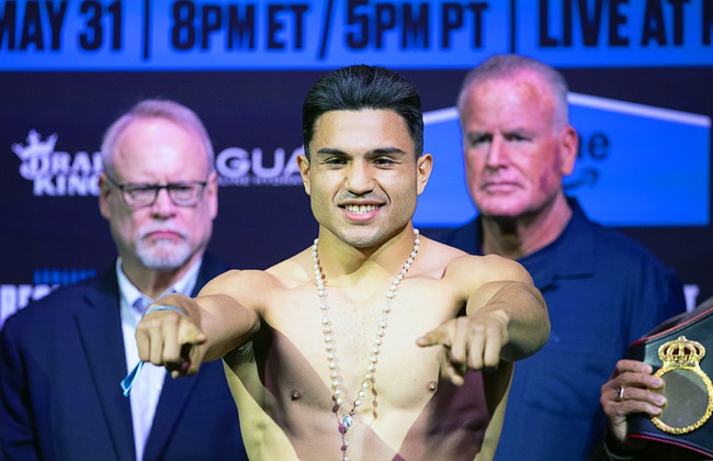 Photograph : Plant, Resendiz make weight for Saturday Title Fight - Las  Vegas Sun News
