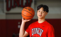 Che, who is Taiwanese American, transferred to UNLV from UC Irvine, where he led the program to the Big West championship. He’s believed to be the only Asian point guard in Division I basketball ...
