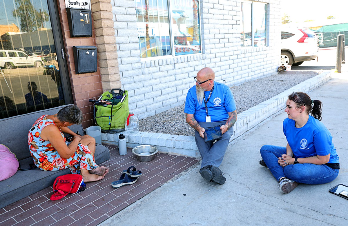Summer heat, new law magnify urgency to reach Las Vegas' homeless