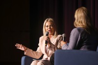 Danielle Casey, la nueva presidenta y directora ejecutiva de la Alianza Económica Global de Las Vegas, lleva dos décadas impulsando el desarrollo económico en todo el suroeste, incluyendo puestos de liderazgo en Arizona, California y Nuevo México.

