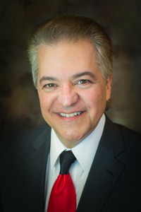 Dr. Tony Alamo recently received the 2025 University of Southern California “Alumni Service Award,” one of the highest honors given by the USC Alumni Association.

