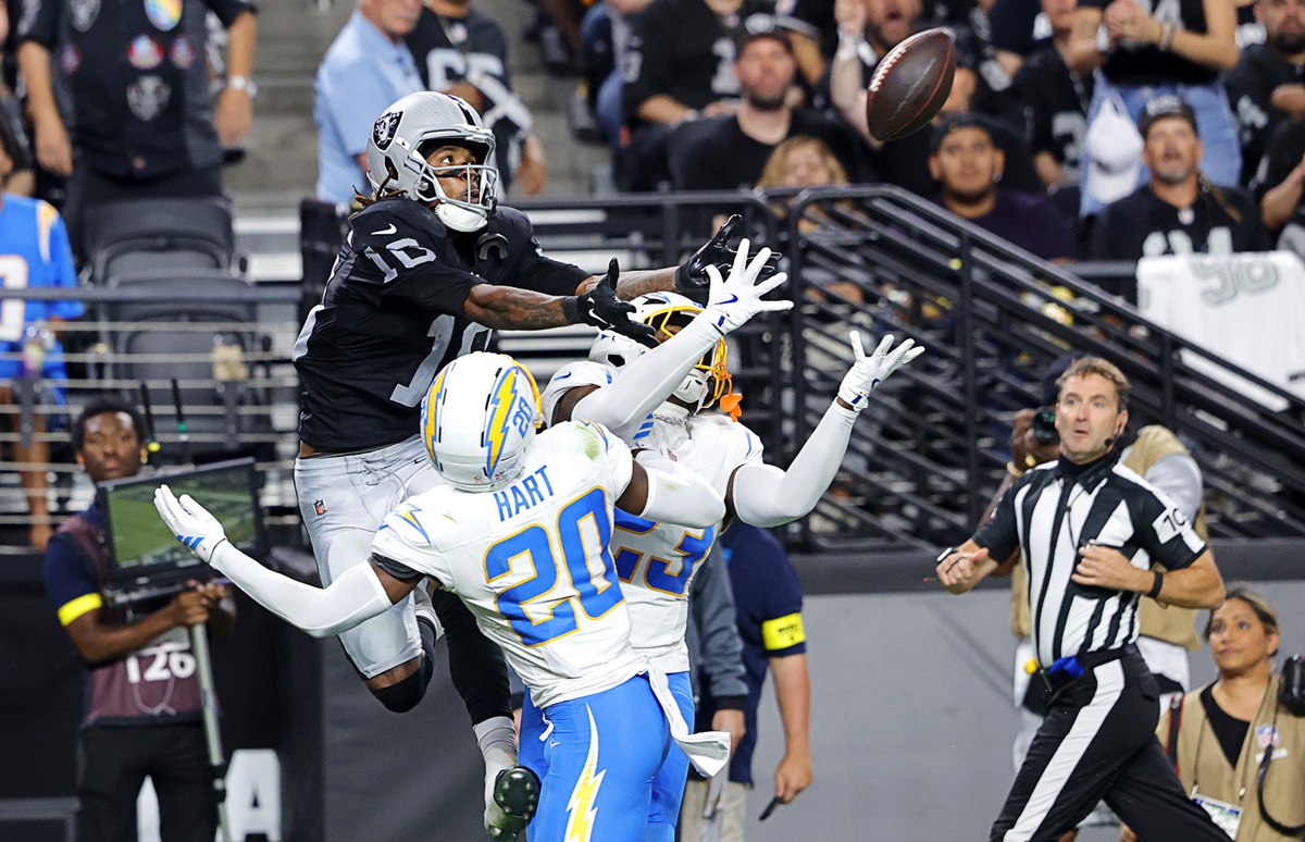 Raiders aim to recharge collapsing offense against Chargers