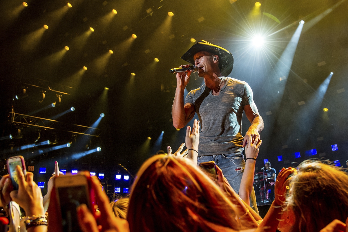 Tim McGraw to take some of Dolly Parton's canceled shows in Las Vegas