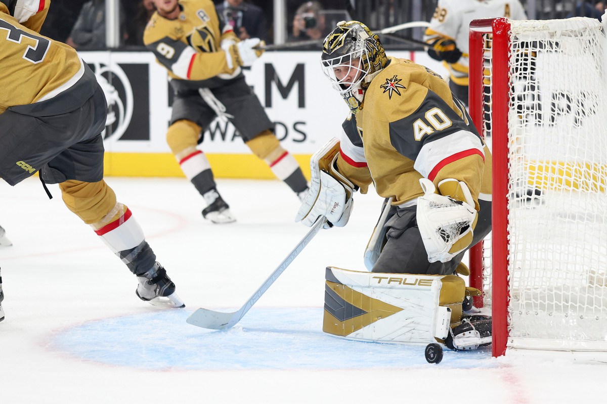 Golden Knights get first home win of the season by overwhelming Bruins offensively