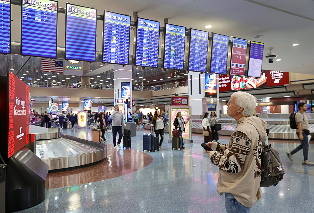 Las Vegas flights far from normal as FAA cuts outlast shutdown deal