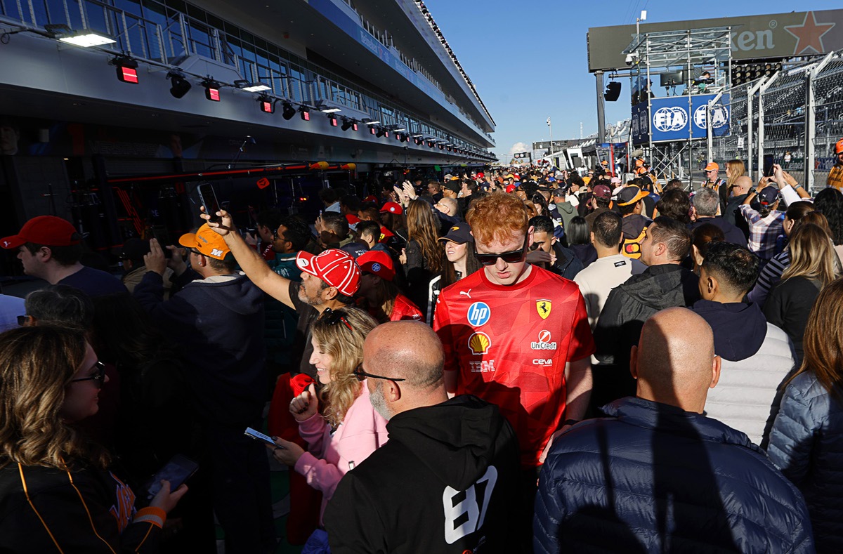 Fans’ energy is full throttle for racing spectacle on the Las Vegas Strip