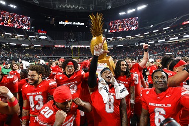 UNLV opens as early favorites against Memphis and Hawaii, prime playoff&nbsp;hurdles