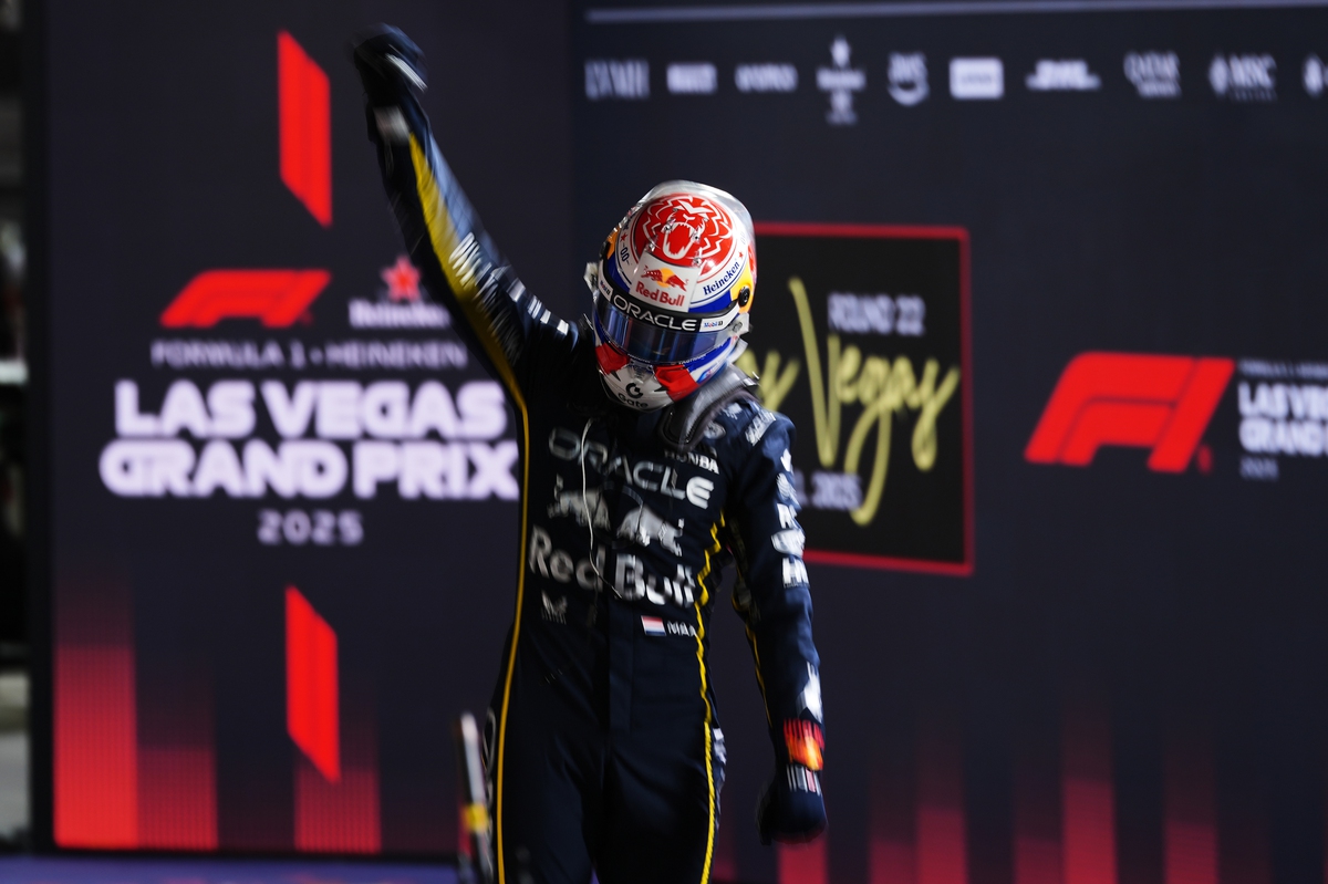 Max Verstappen wins Las Vegas Grand Prix, narrows F1 points gap
