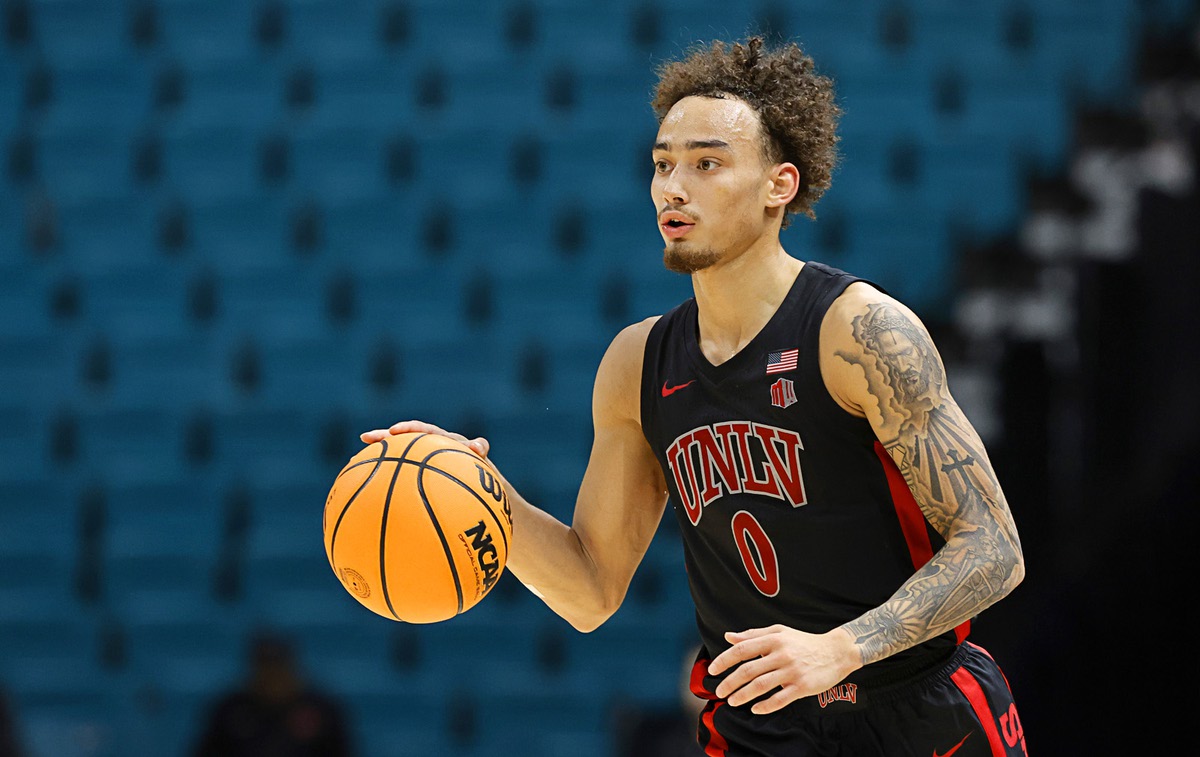 UNLV basketball opens on 21-0 scoring run in home victory