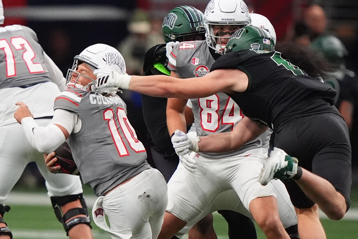 UNLV football falls to Ohio in Frisco Bowl, 17-10
