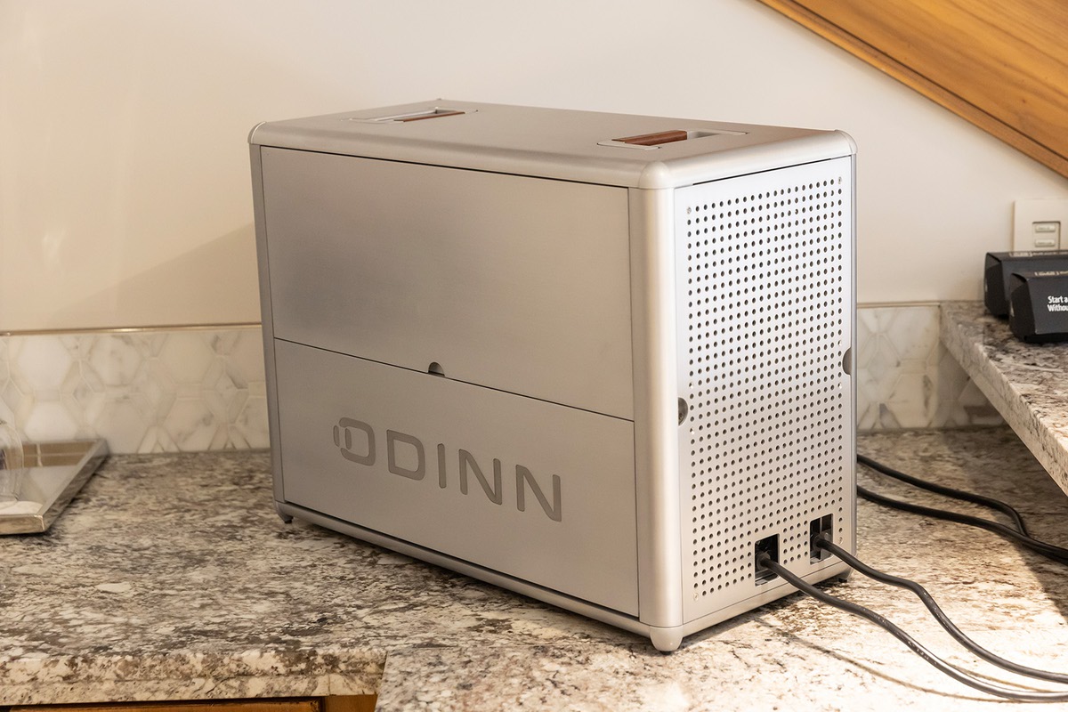 Microwave-sized machine that debuted at CES ready to take on sprawling data centers