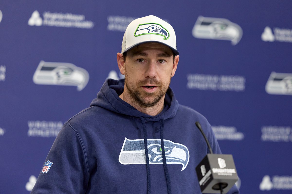 Seahawks' Klint Kubiak in 2nd round of coach interviews with Raiders, Cardinals