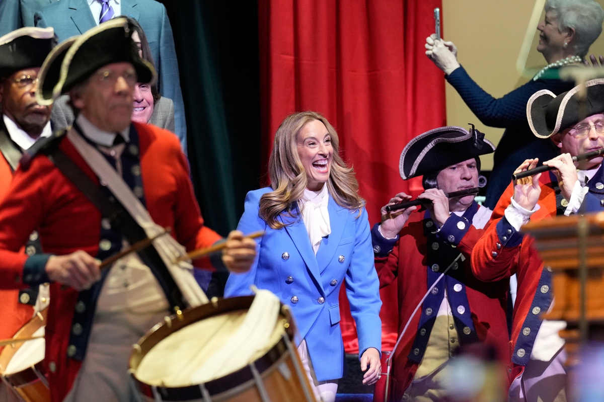 Momentum swinging Democrats&rsquo; way after election wins, stagnant Trump approval