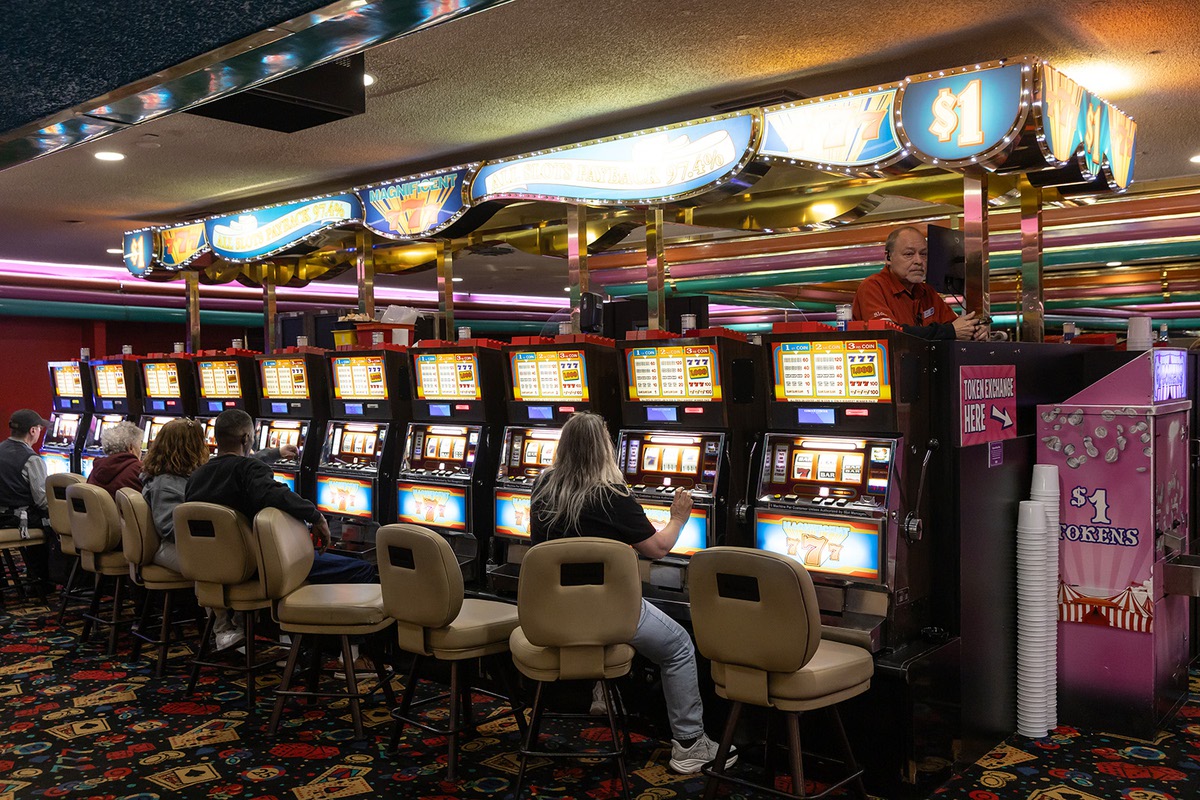 Nevada gaming abstract shows Las Vegas Strip revenue remains strong, but high expenses are swallowing profits