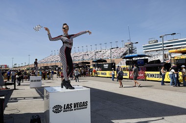 Denny Hamlin wins Pennzoil&nbsp;400