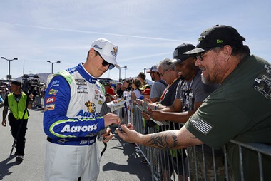Denny Hamlin wins Pennzoil&nbsp;400