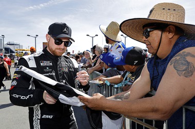 Denny Hamlin wins Pennzoil&nbsp;400