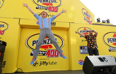 Denny Hamlin wins Pennzoil&nbsp;400
