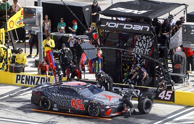 Denny Hamlin wins Pennzoil&nbsp;400