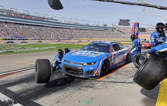 Kyle Larson (5) makes a pit stop during a NASCAR Cup Series auto race at Las Vegas Motor Speedway Sunday, March 15, 2026, in Las Vegas.