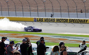 Denny Hamlin wins Pennzoil&nbsp;400
