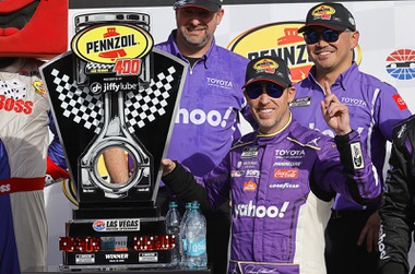 Denny Hamlin wins Pennzoil&nbsp;400