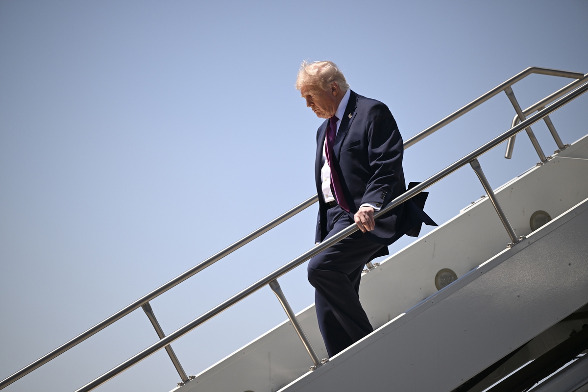 Trump push to end key humanitarian protection reaches Supreme Court