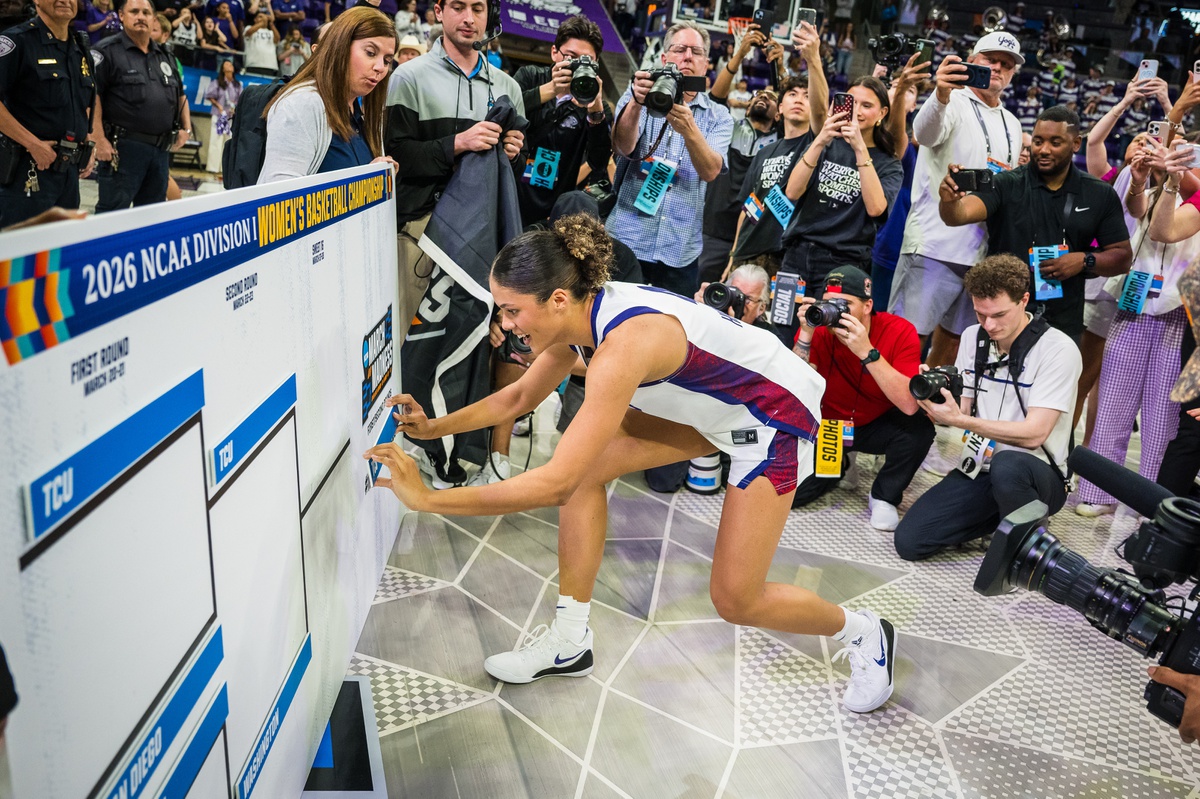 Coaches' opinions mixed on NCAA Tournament expansion Posted 2:00 a.m. Senators banned themselves from prediction mark...