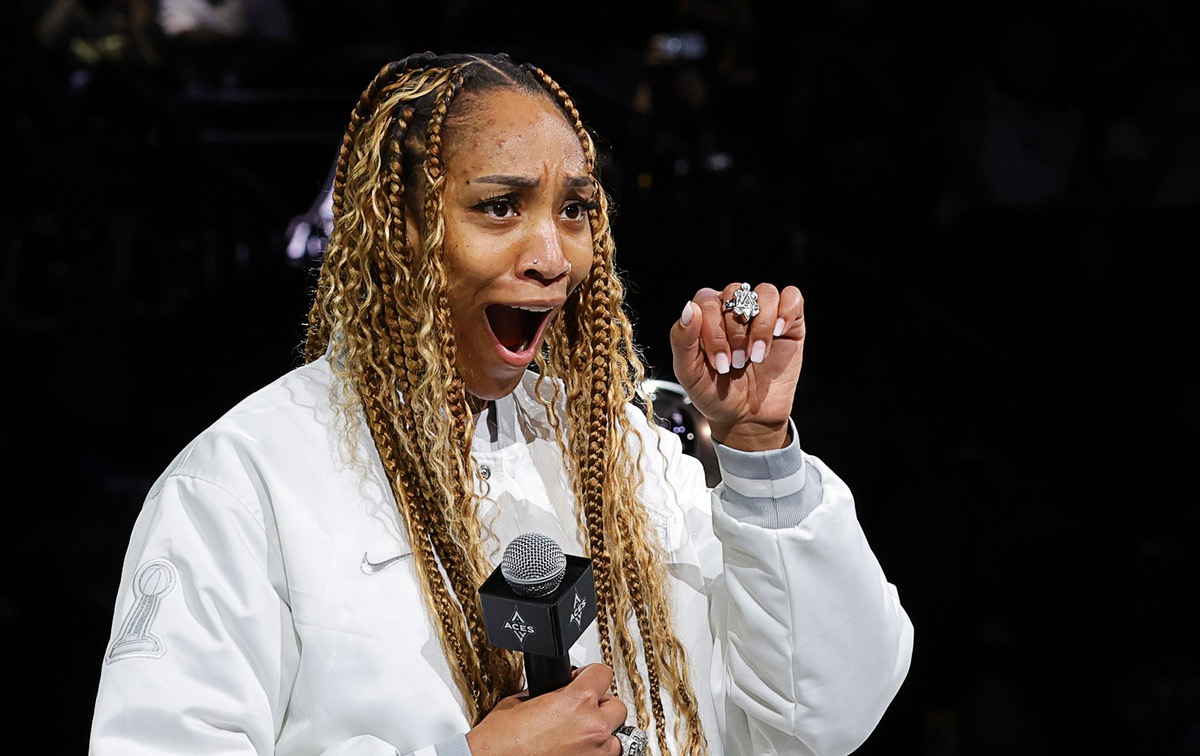 Mercury rout the Aces 99-66 to spoil Las Vegas' ring ceremony Posted 10:45 p.m. ⋅ Associated Press Alyssa Thomas scored 20 points and the Phoenix Mercury walloped the Las Vegas Aces 99-66, making sure the only celebration for the reigning W