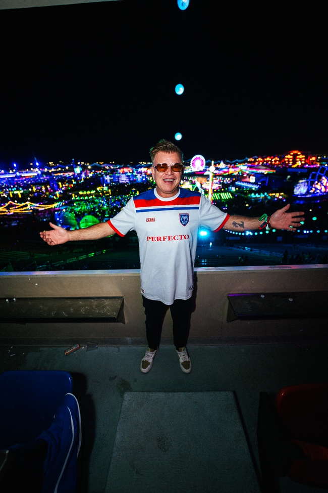 Legendary electronic dance music DJ and producer Paul Oakenfold poses on a balcony high above the Las Vegas Motor Speedway grounds on Saturday, May 16, 2026, prior to performing his set at EDC Las Vegas.