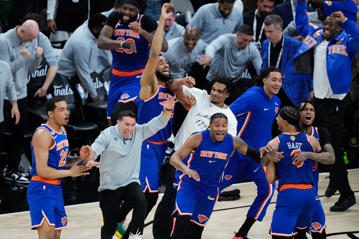 The Comeback Knicks: Brunson scores 45, and New York tops Spurs for title