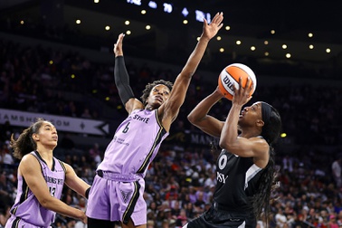 Aces Defeat Valkyries 92-73