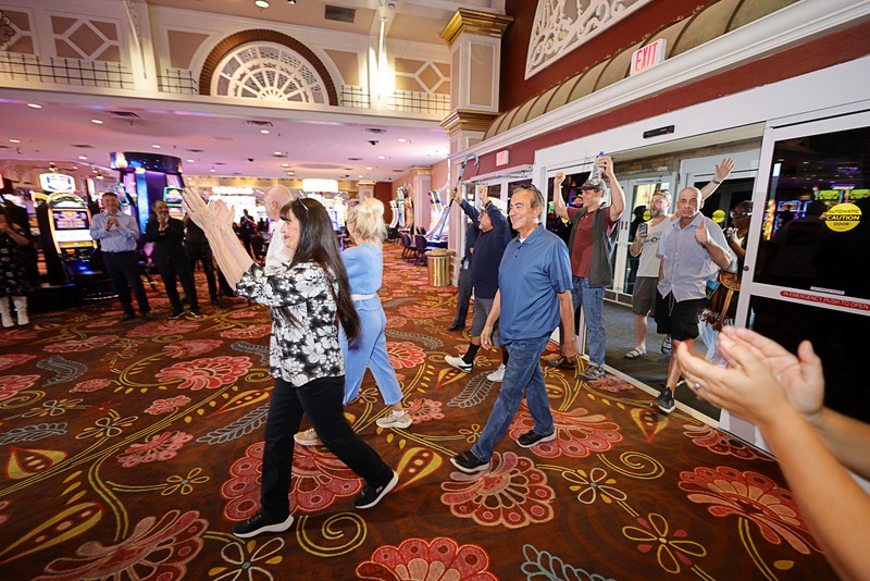 Primm Valley reopened with 422 gaming machines, 250 hotel rooms, a William Hill Sports Book, a sports bar and a 24/7 quick-bites eatery. Terrible’s also announced ....
