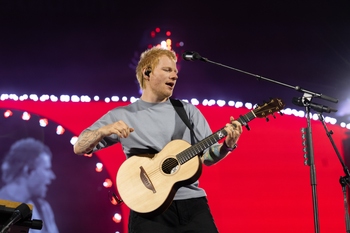 Ed Sheeran plays Allegiant Stadium