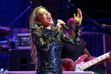 The two acts with deep roots in late-20th-century pop and R&B are headed to Las Vegas, with tickets for both going on sale to the public Friday ...